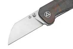 QSP Knife Penguin Mini QS130XS-E1, Satin 14C28N, Red Shredded Carbon Fibre Navaja -Viper Ventas QS130XS E1 03 qsp